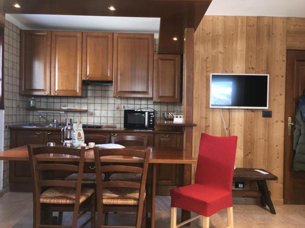 Aroma Di Legno E Profumo Di Neve Appartement Breuil-Cervinia Buitenkant foto